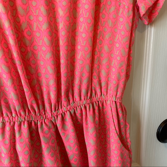 BUTTONS Geometric Print Neon Pink Romper—SZ. Lg - Picture 8 of 10
